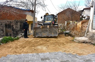 Gemlik'in Yolları ve Meydanları Yenileniyor